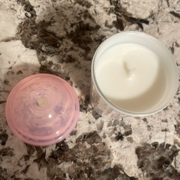 NEW DW HOME Sips Frozé Frappuccino Candle - Picture 3 of 4